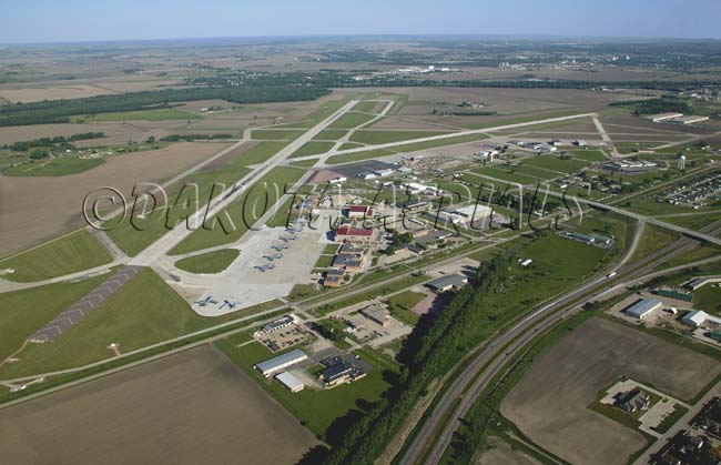distance from 1132 larsen park road, sioux city, iowa, 51103 to sioux city airport